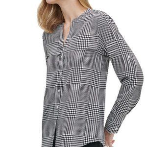 Calvin Klein Black&White Printed V Neck Button Up
